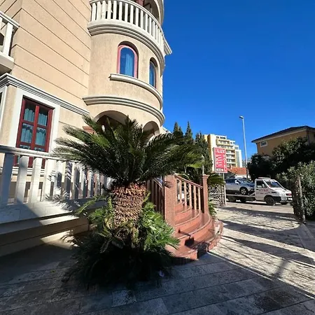 Beatrix Lux Hotel Budva